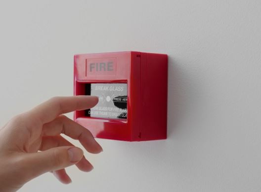 So sánh hệ thống báo cháy địa chỉ và báo cháy thường