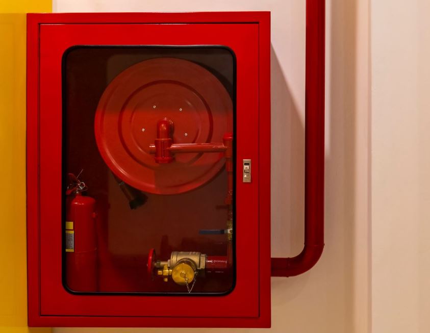 So sánh tủ trung tâm báo cháy địa chỉ và tủ trung tâm báo cháy thường